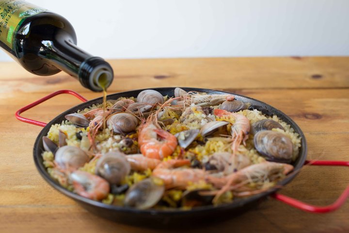 海鮮飯Paella，當然要用西班牙橄欖油才道地夠味！